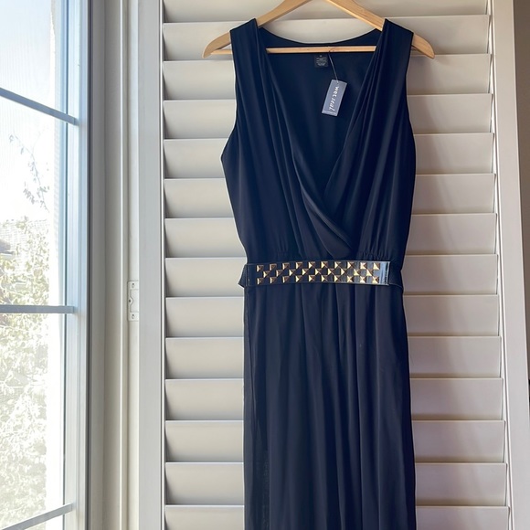 Jumper size M sleeveless belt waist, Sexy V neck, lining inside shorts - Picture 5 of 16